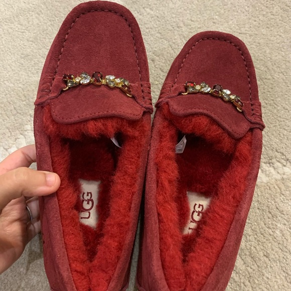 Cute Ugg flat shoes - Picture 3 of 10